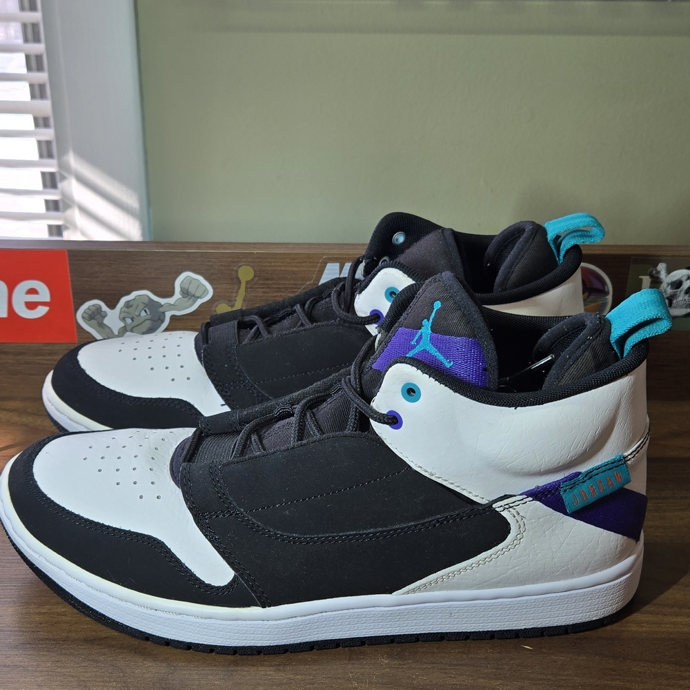 Nike Air Jordan Fadeaway In Blk/Wht And Grape 9m
